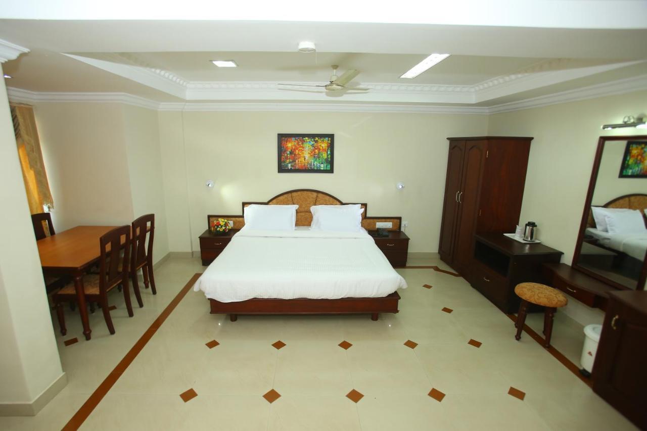 Hotel Prasanth Thiruvananthapuram Zewnętrze zdjęcie